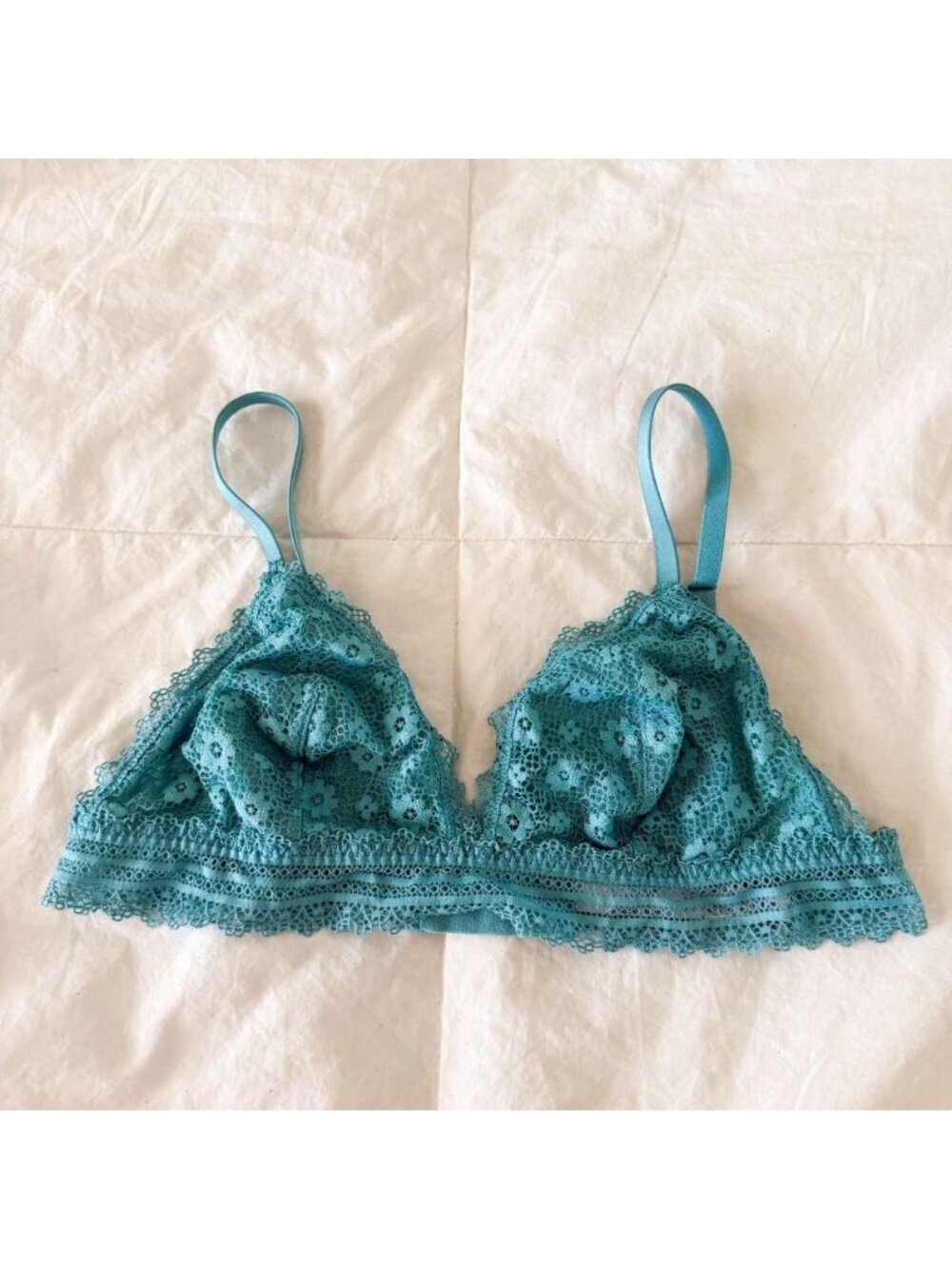 Victoria’s Secret Lace Triangle Bralette Aqua Blue Unlined Wireless Size Large